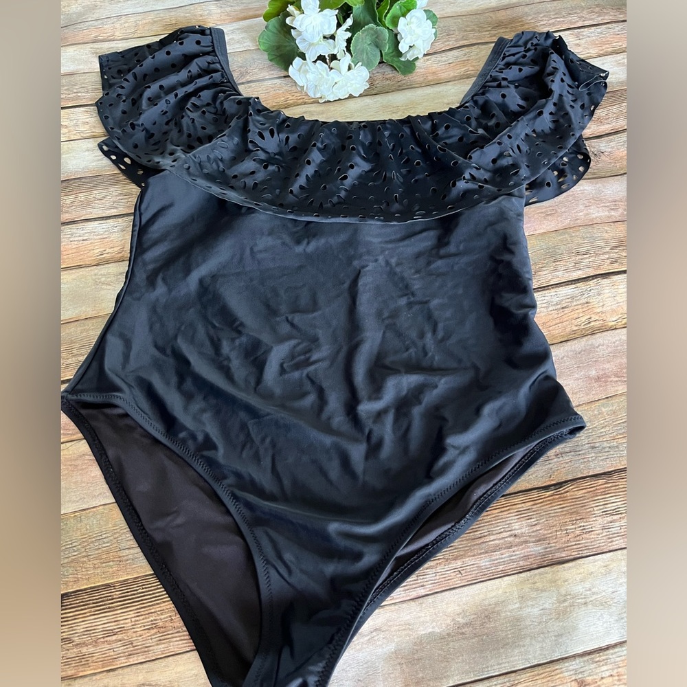 Cupshe Black Perforated Off Shoulder One Piece Swimsuit Size XXL